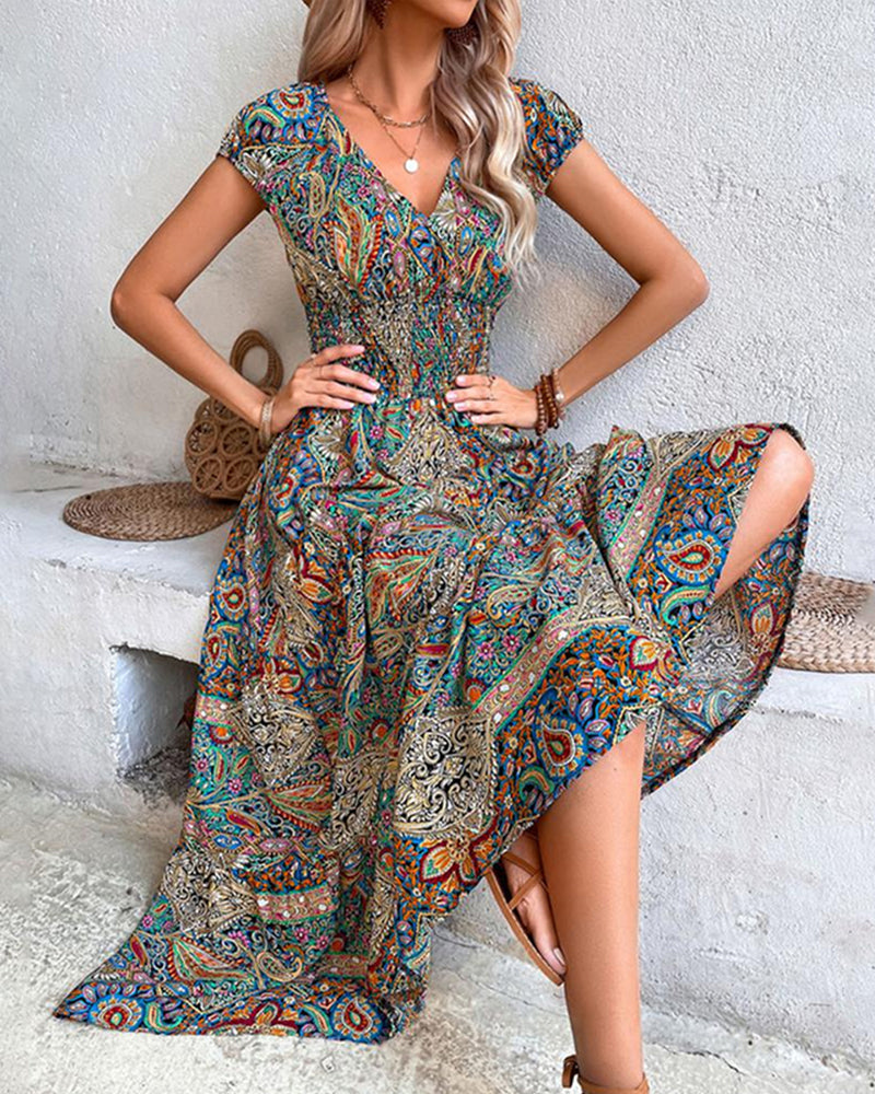 Elegantné šaty s vintage potlačou